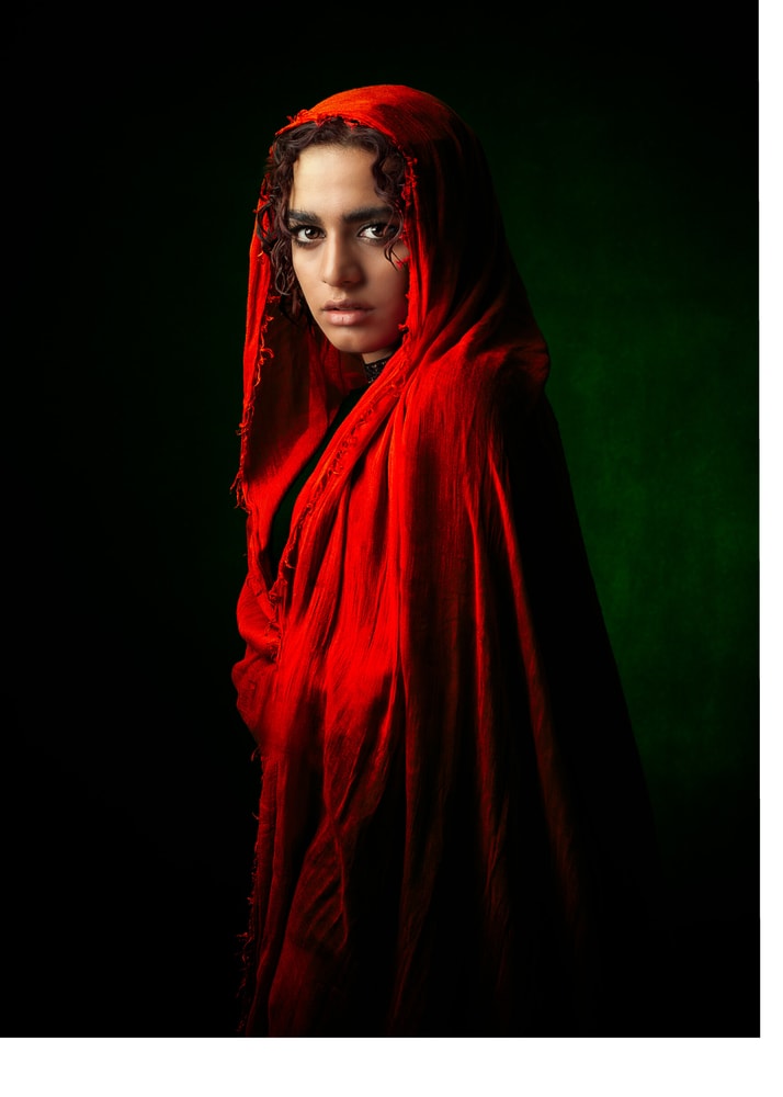 Plakat - Woman in Red Hood
